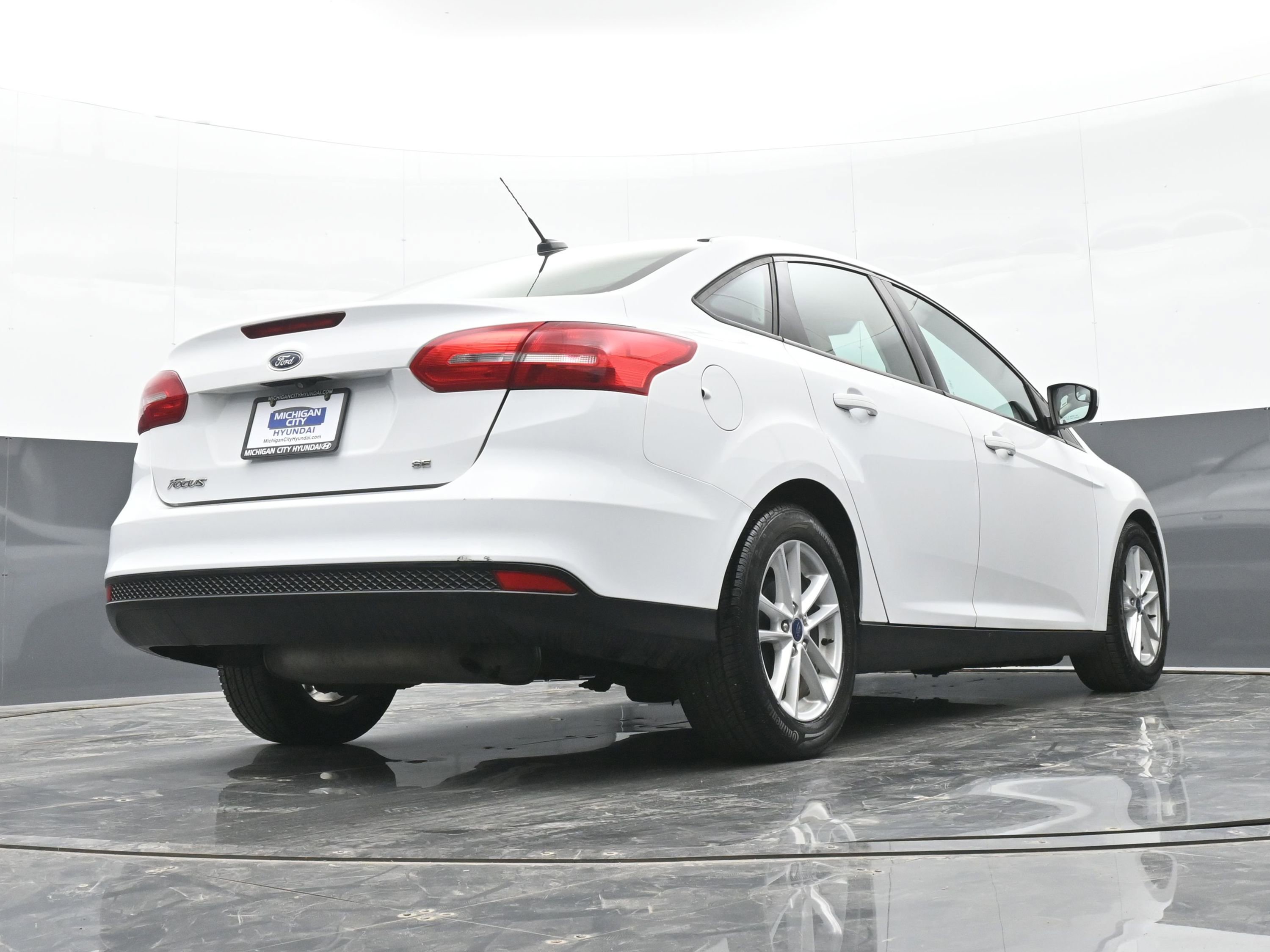 Used 2018 Ford Focus SE image 39