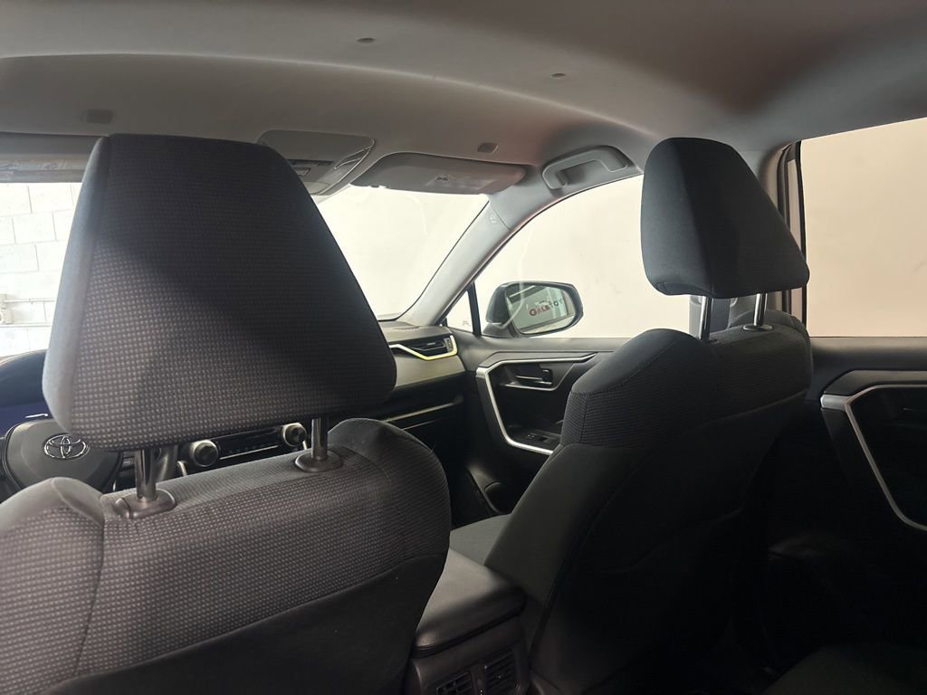 Used 2023 Toyota RAV4 LE AWD/4WD image 16