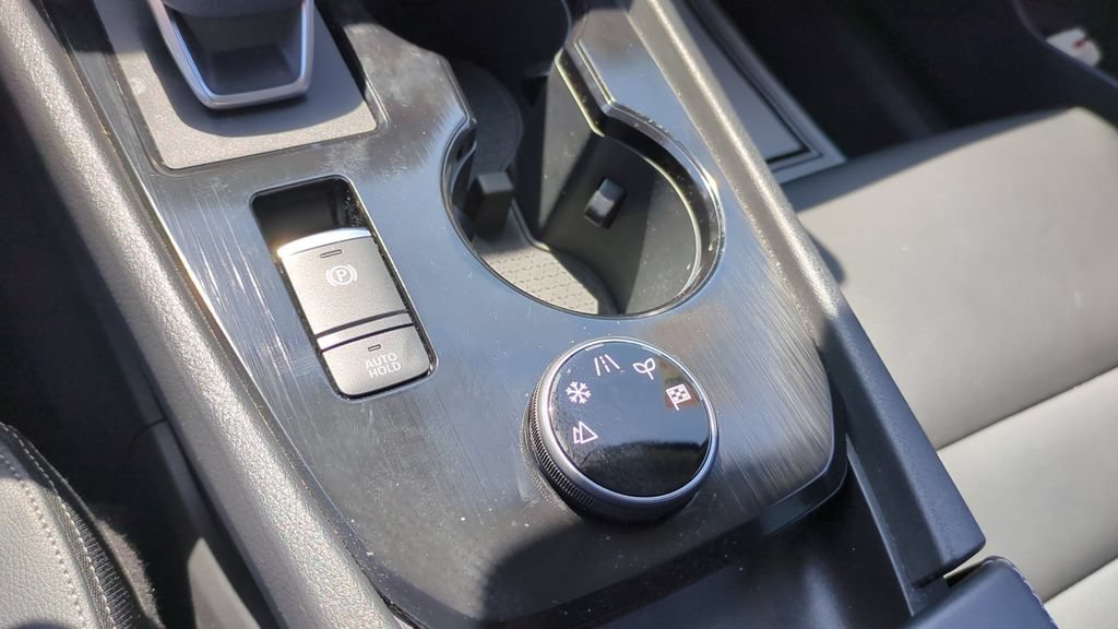 Used 2025 Nissan Rogue SL w/ Tech Package AWD/4WD image 21