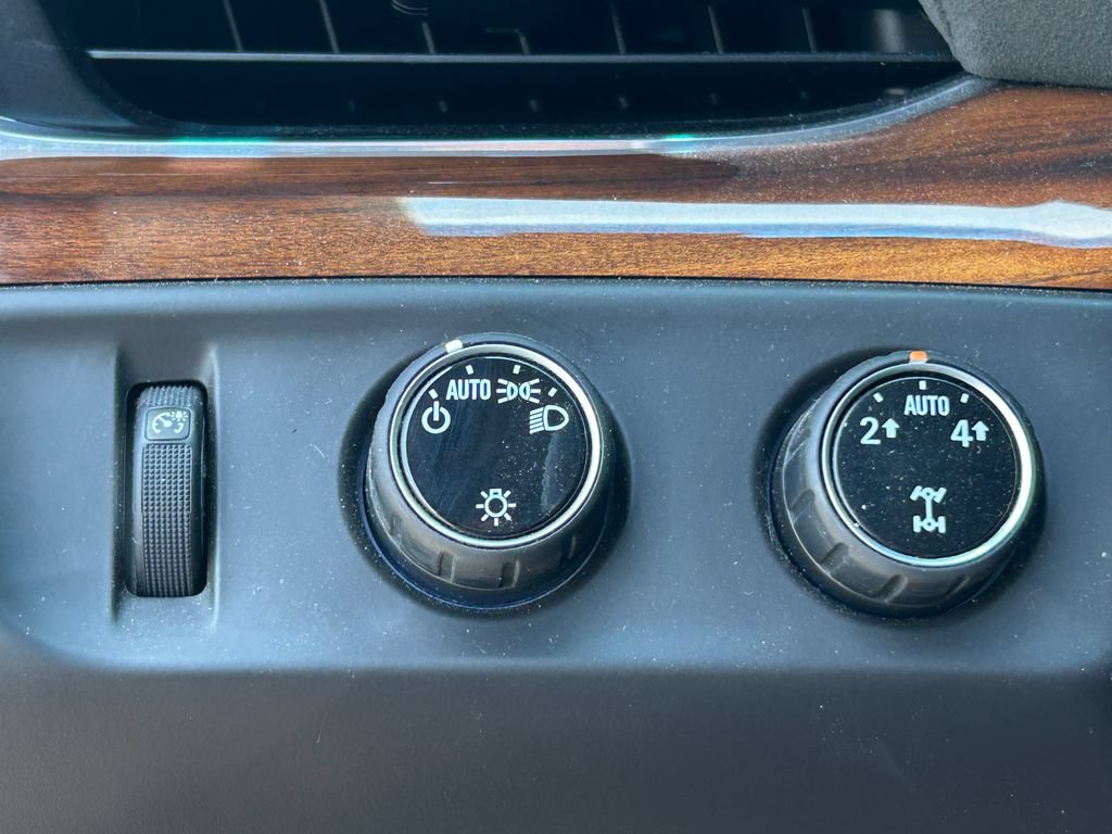 Used 2015 Cadillac Escalade Luxury AWD/4WD image 21