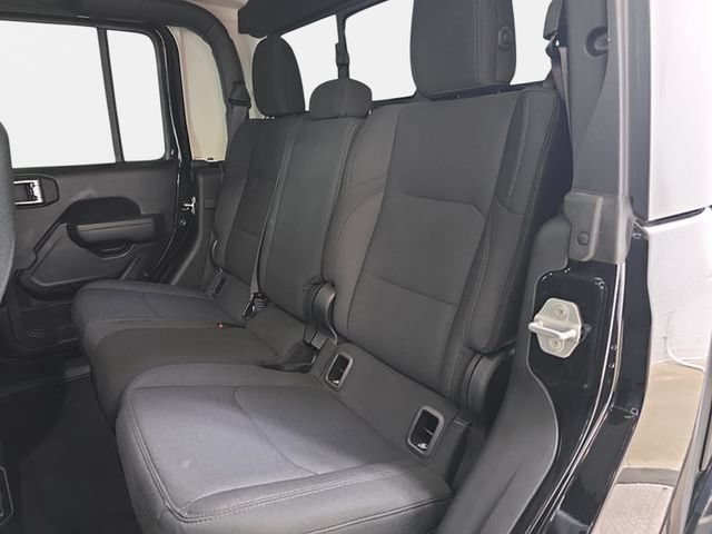 Used 2023 Jeep Gladiator Sport AWD/4WD image 13