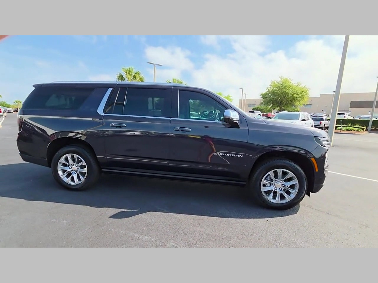 New 2025 Chevrolet Suburban Premier image 22