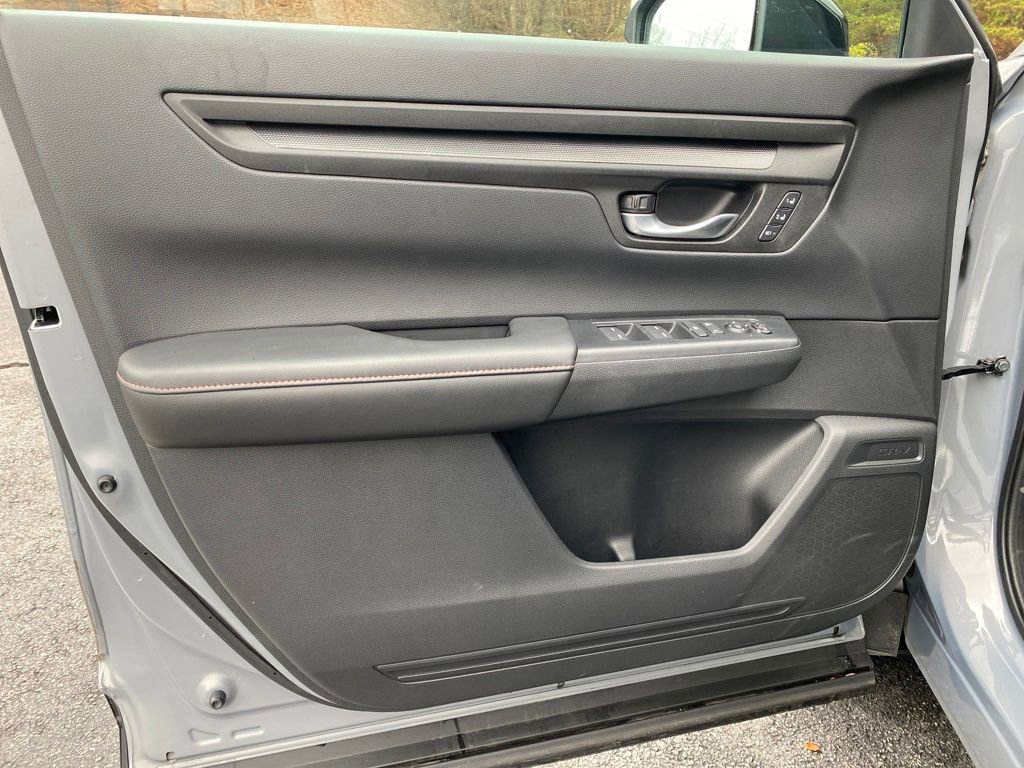 Certified 2025 Honda CR-V Sport-L image 9