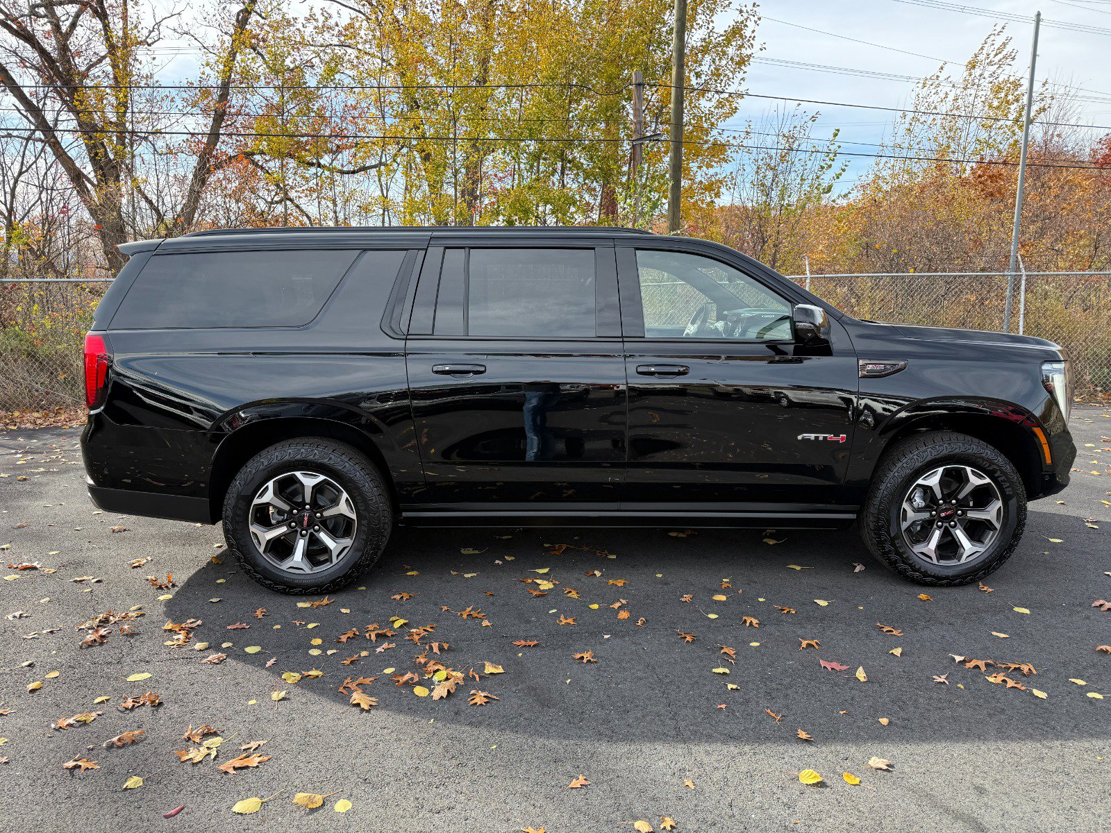 New 2026 GMC Yukon XL AT4 Ultimate w/ LPO, Floor Liner Package image 6