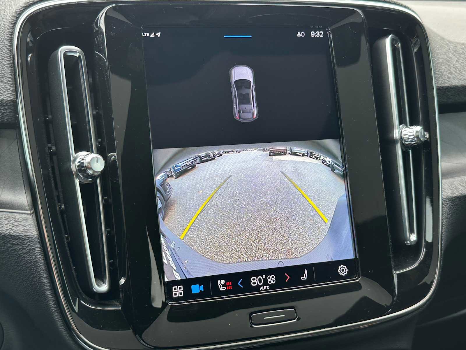 Certified 2023 Volvo C40 P8 Recharge Ultimate image 24