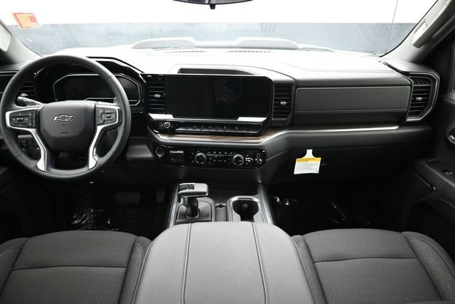Used 2024 Chevrolet Silverado 1500 LT Trail Boss AWD/4WD image 18