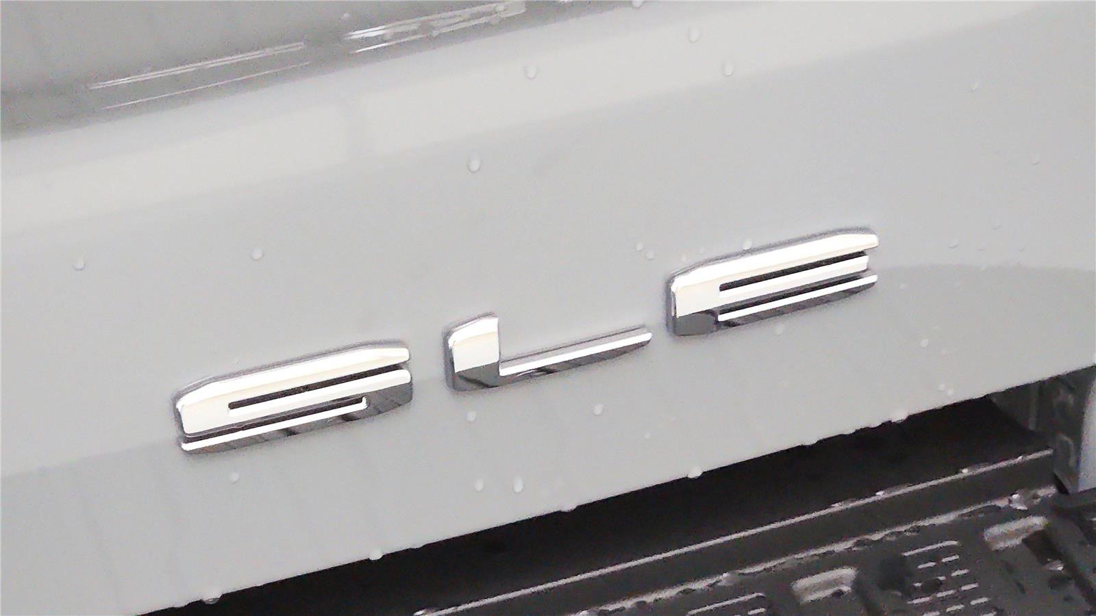 Used 2025 GMC Sierra 1500 SLE image 28