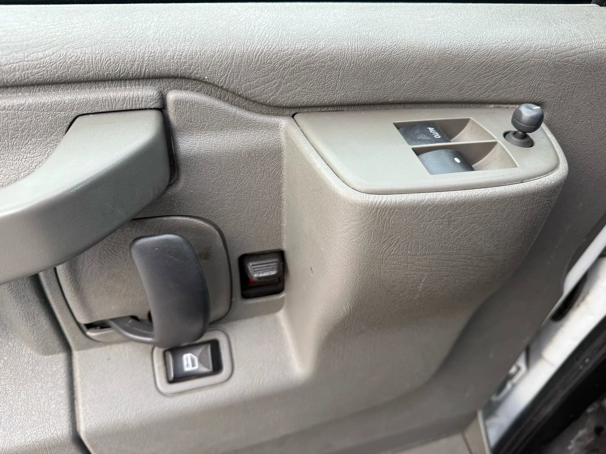 Used 2017 Chevrolet Express 3500 image 16