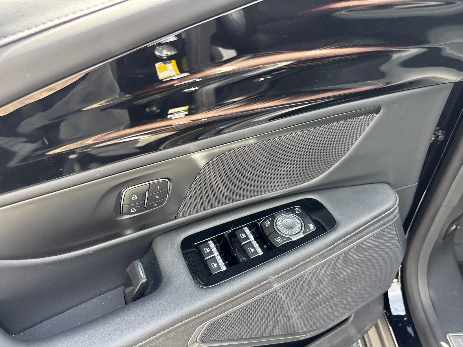 New 2026 Lincoln Nautilus Premier AWD/4WD image 12