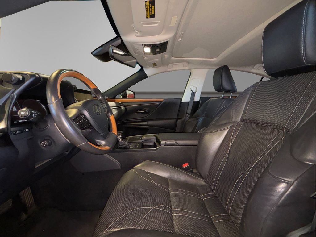 Used 2020 Lexus ES 300h w/ Luxury Package FWD image 10