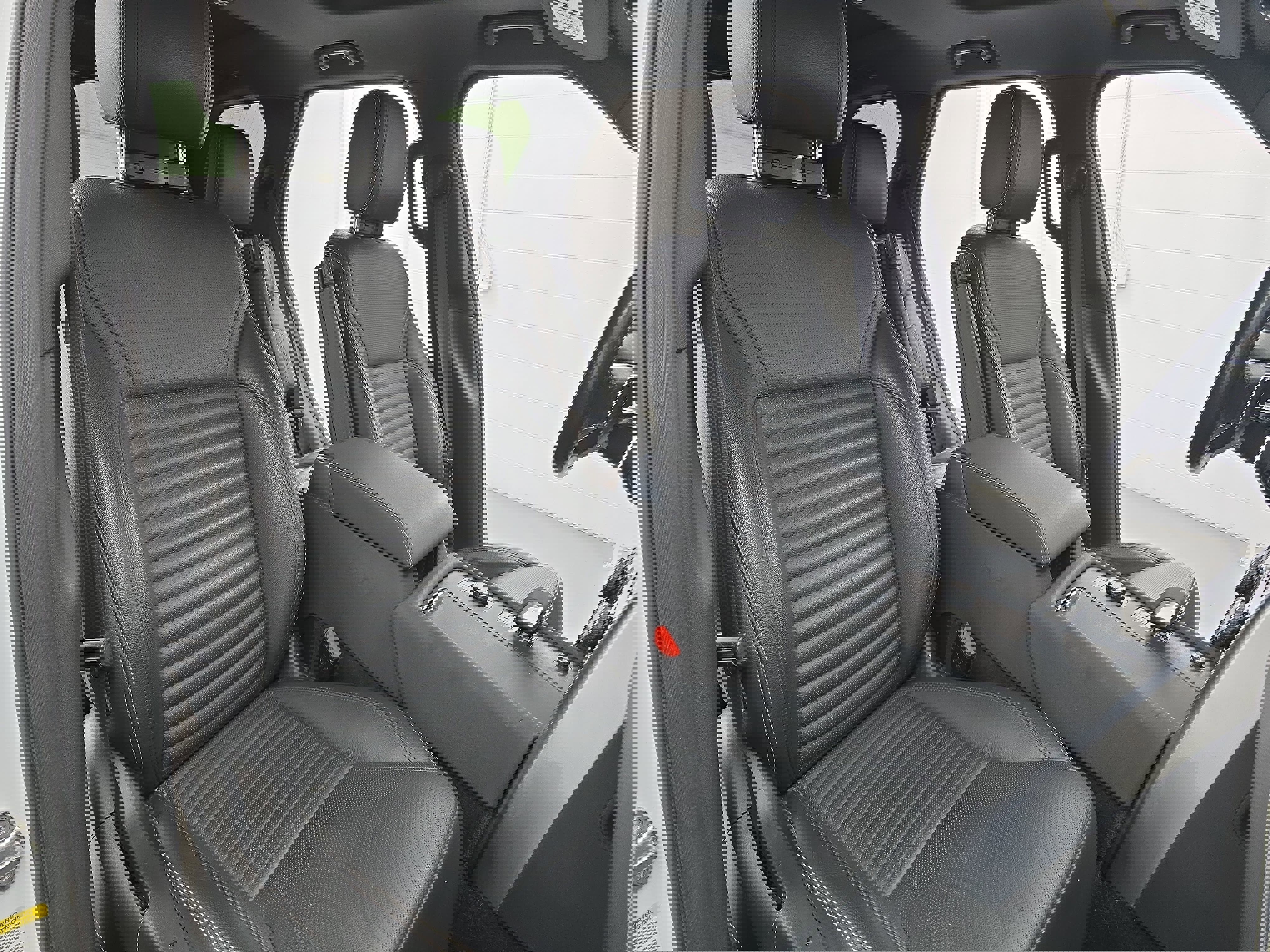 Used 2022 Land Rover Discovery S R-Dynamic image 10