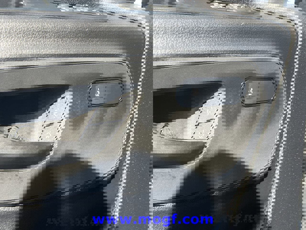 Used 2025 Mercedes-Benz Sprinter 2500 image 16