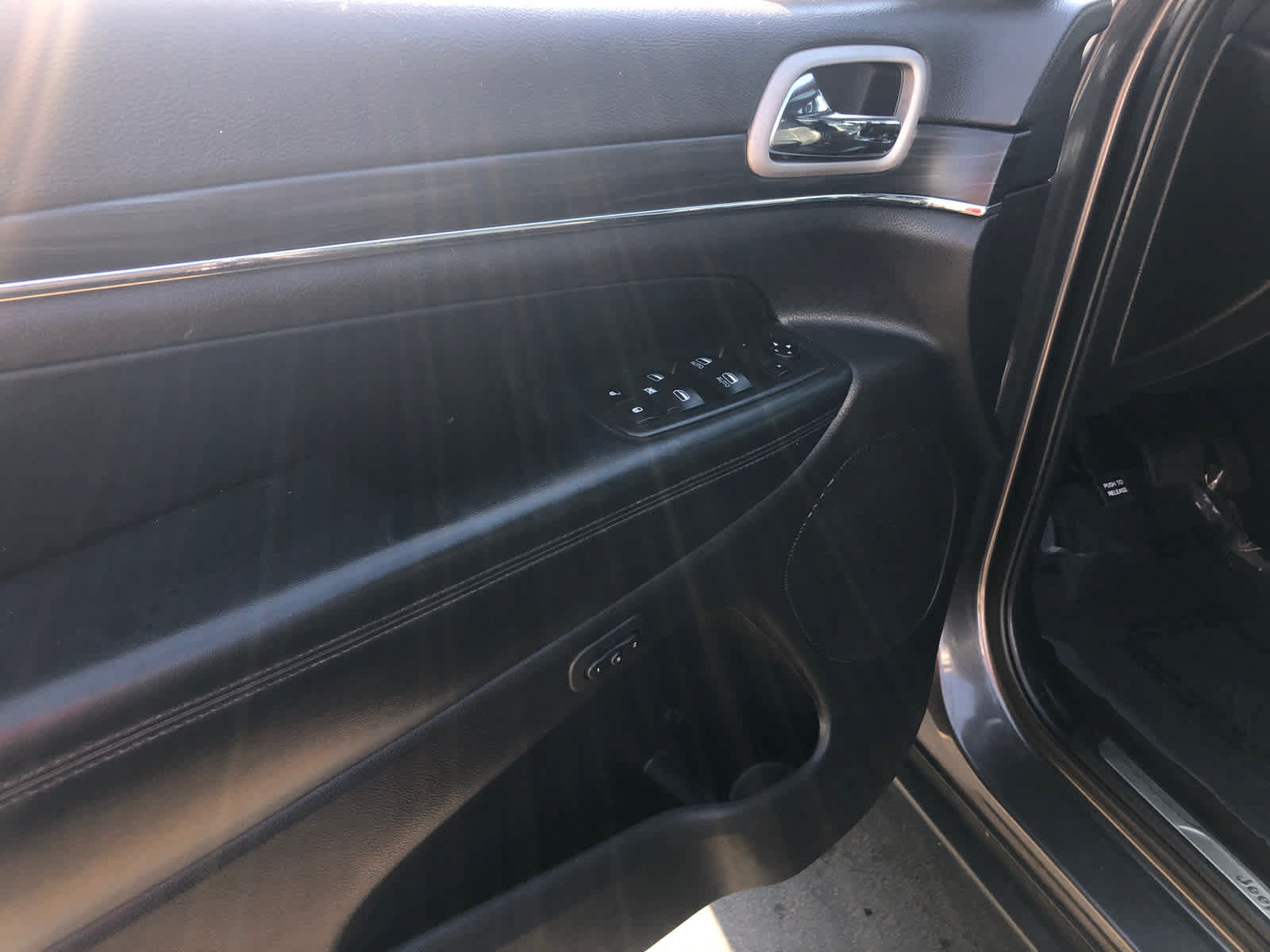 Used 2021 Jeep Grand Cherokee Limited AWD/4WD image 8