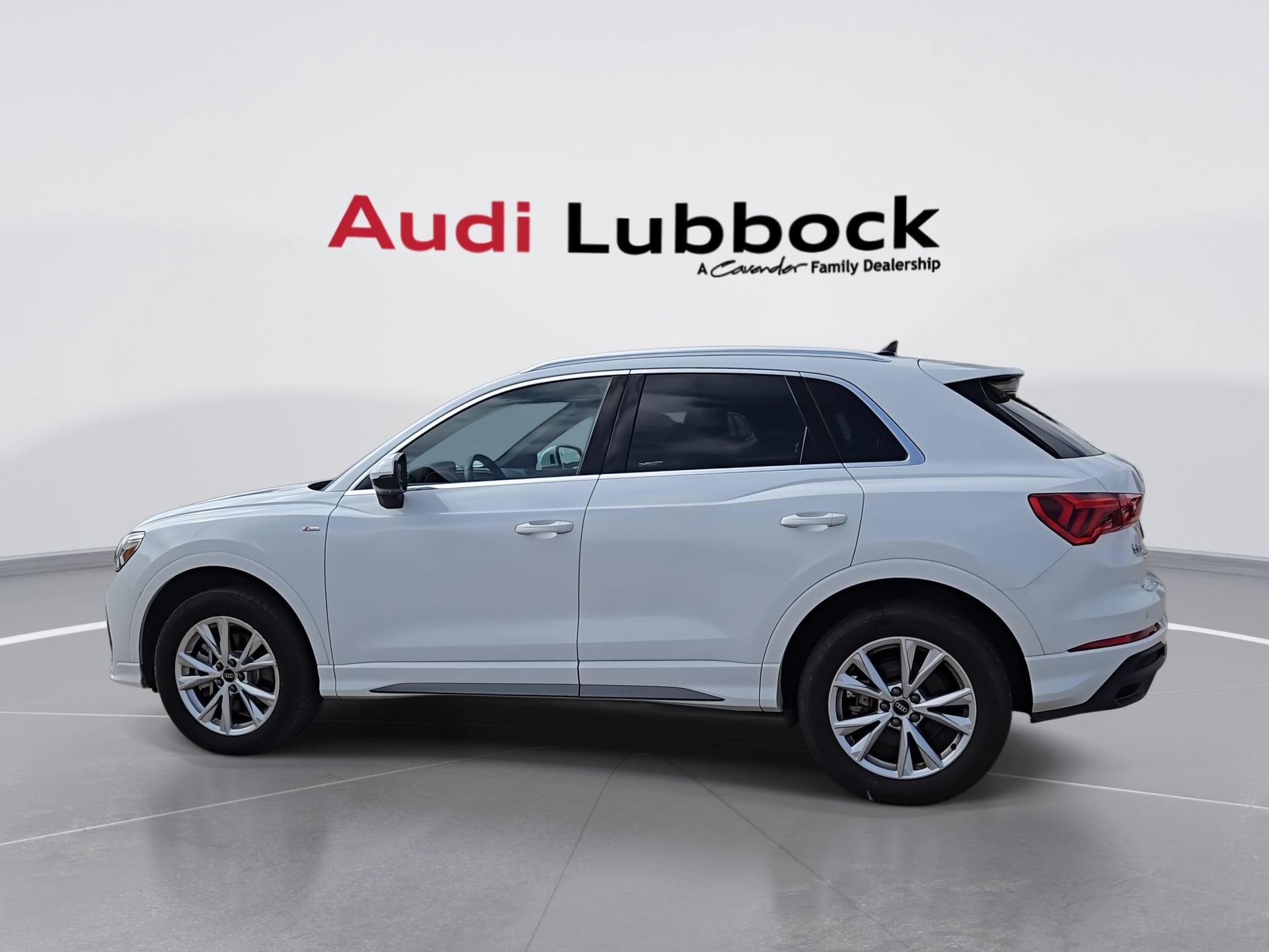 Certified 2025 Audi Q3 2.0T Premium AWD/4WD image 6
