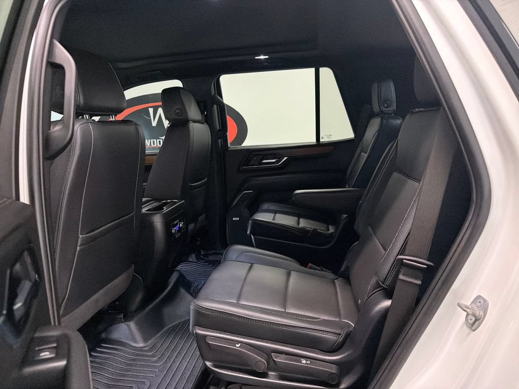Used 2025 GMC Yukon Denali w/ Sun & Power Step Package AWD/4WD image 14