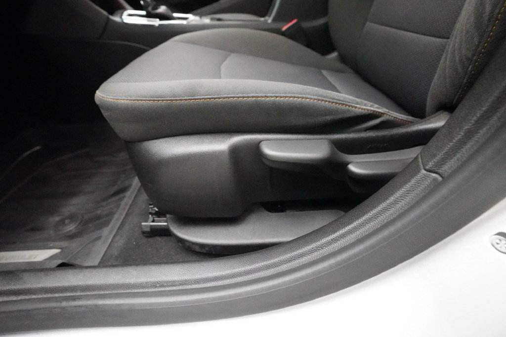 Used 2019 Chevrolet Cruze LS w/ LS Convenience Package FWD image 32