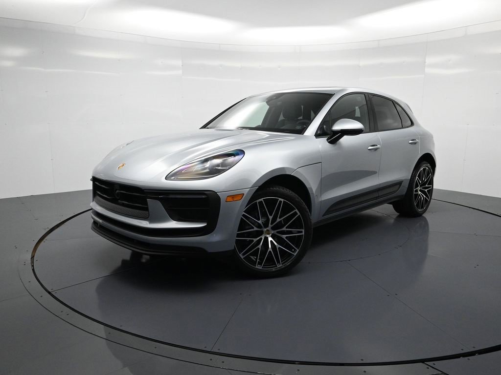 New 2025 Porsche Macan image 1