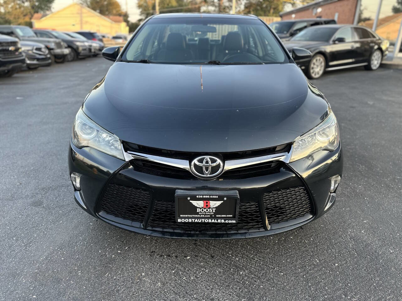 Used 2015 Toyota Camry SE image 2