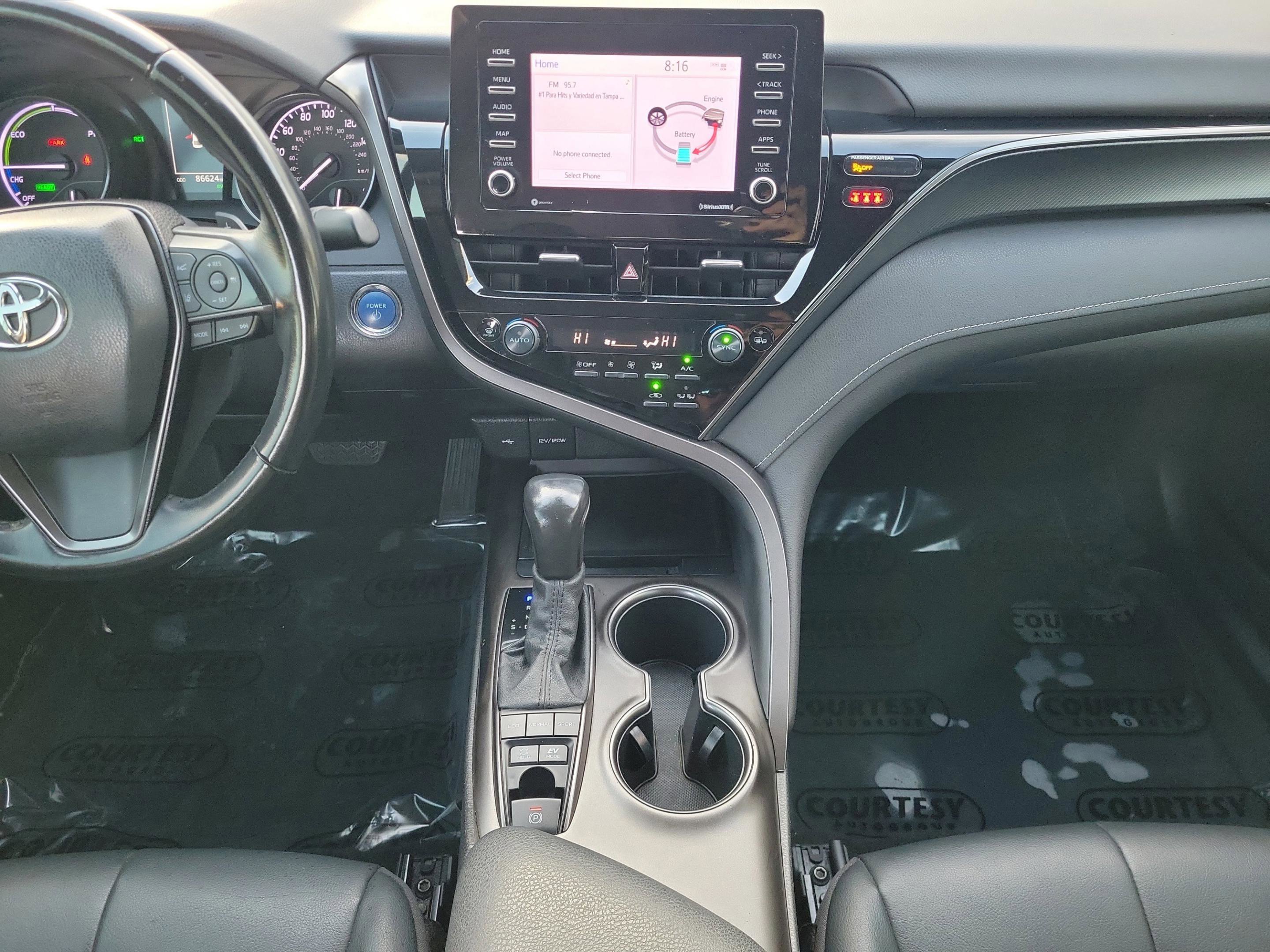 Used 2022 Toyota Camry SE image 19