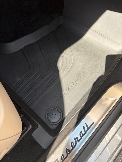 Used 2022 Maserati Levante Modena AWD/4WD image 25