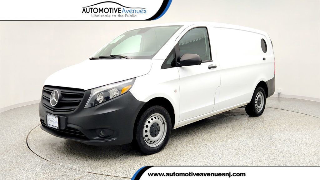 Used 2023 Mercedes-Benz Metris image 1
