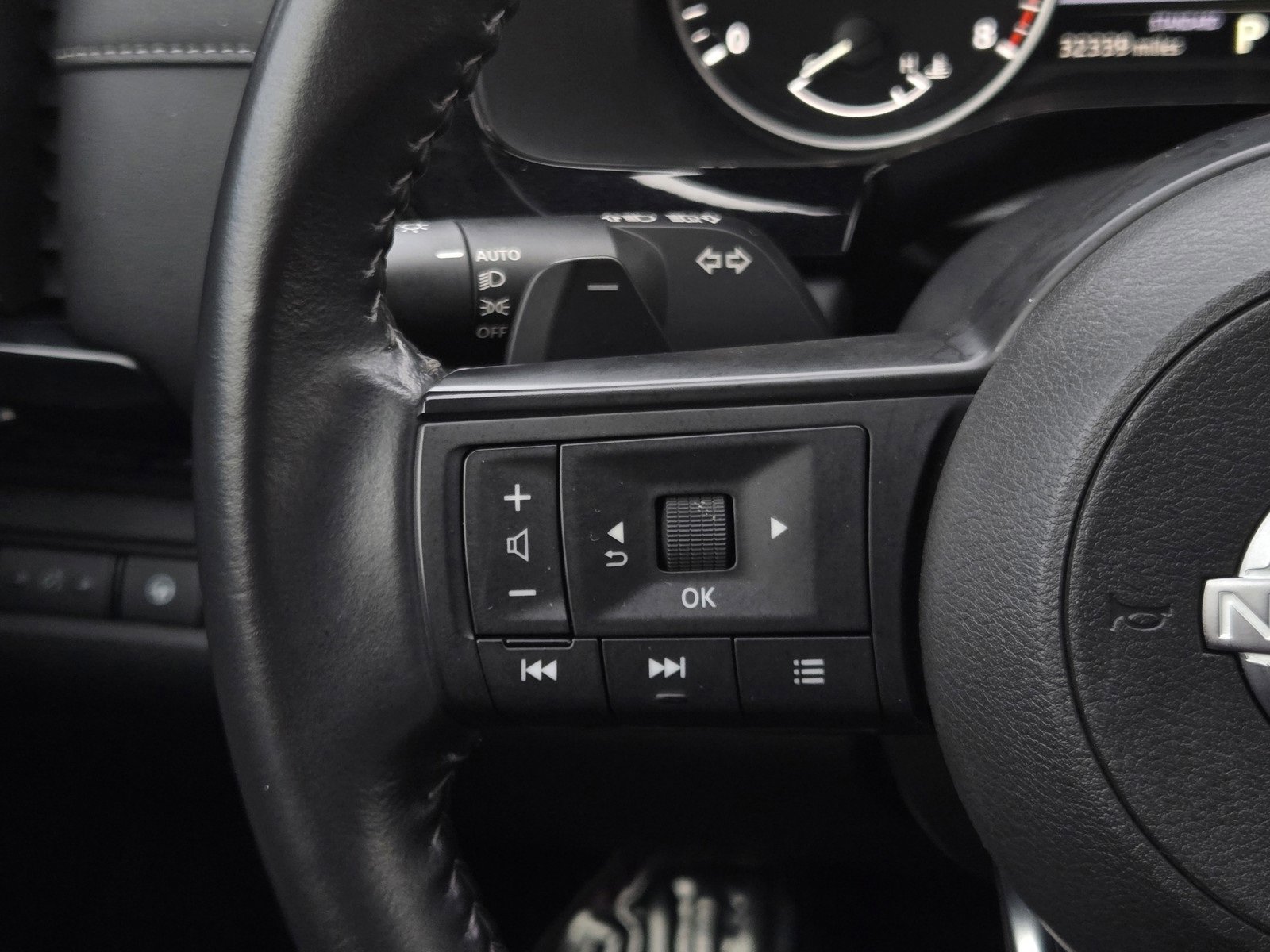 Used 2024 Nissan Pathfinder SV image 21