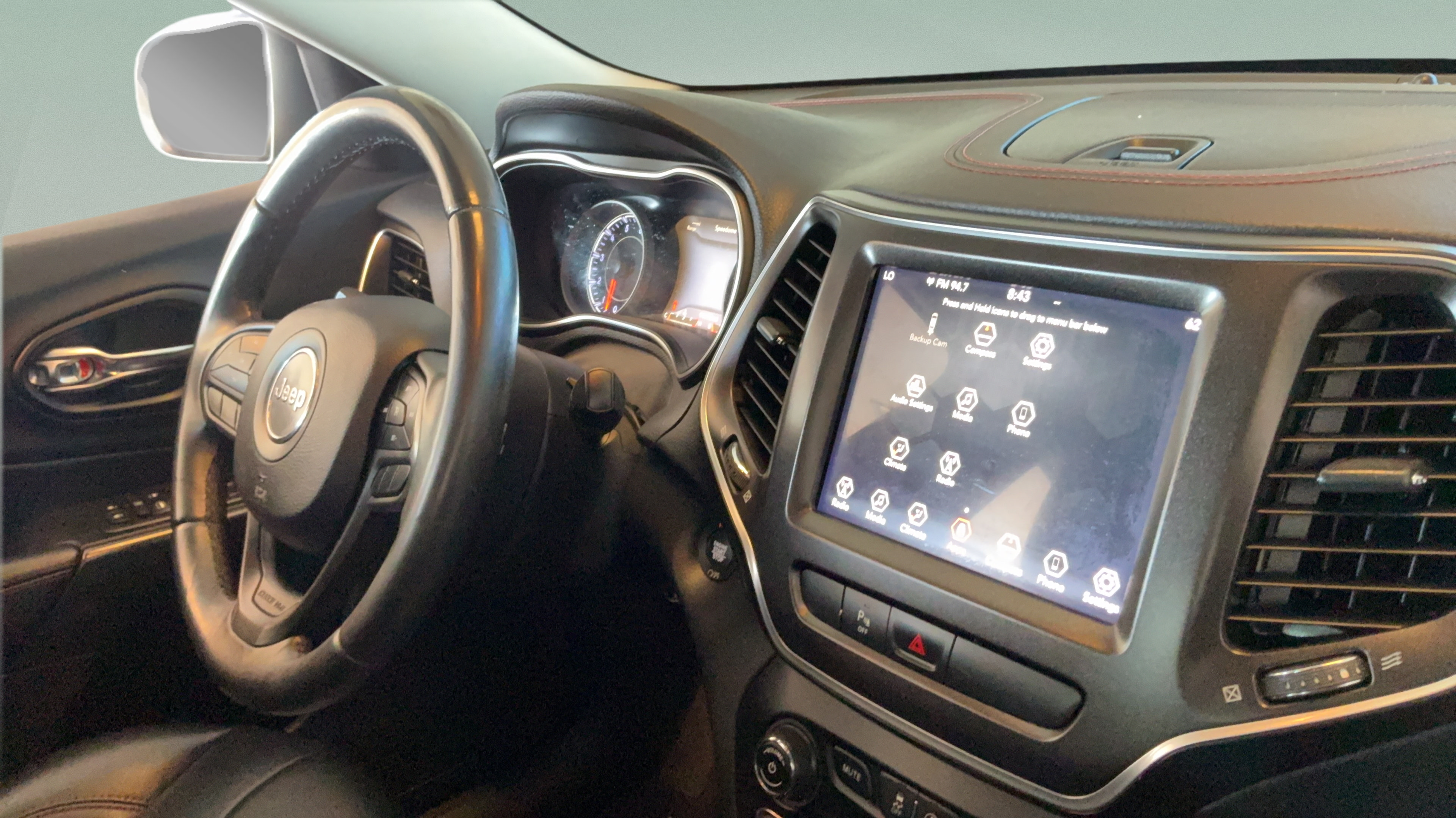 Used 2019 Jeep Cherokee Trailhawk AWD/4WD image 40