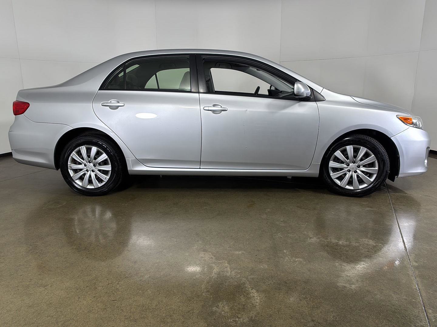 Used 2012 Toyota Corolla LE image 10