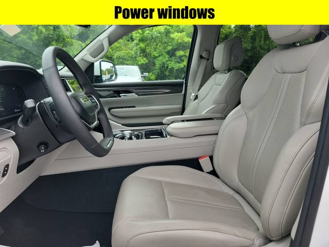 Certified 2022 Jeep Wagoneer Series III w/ Flexible Seating Group AWD/4WD image 23