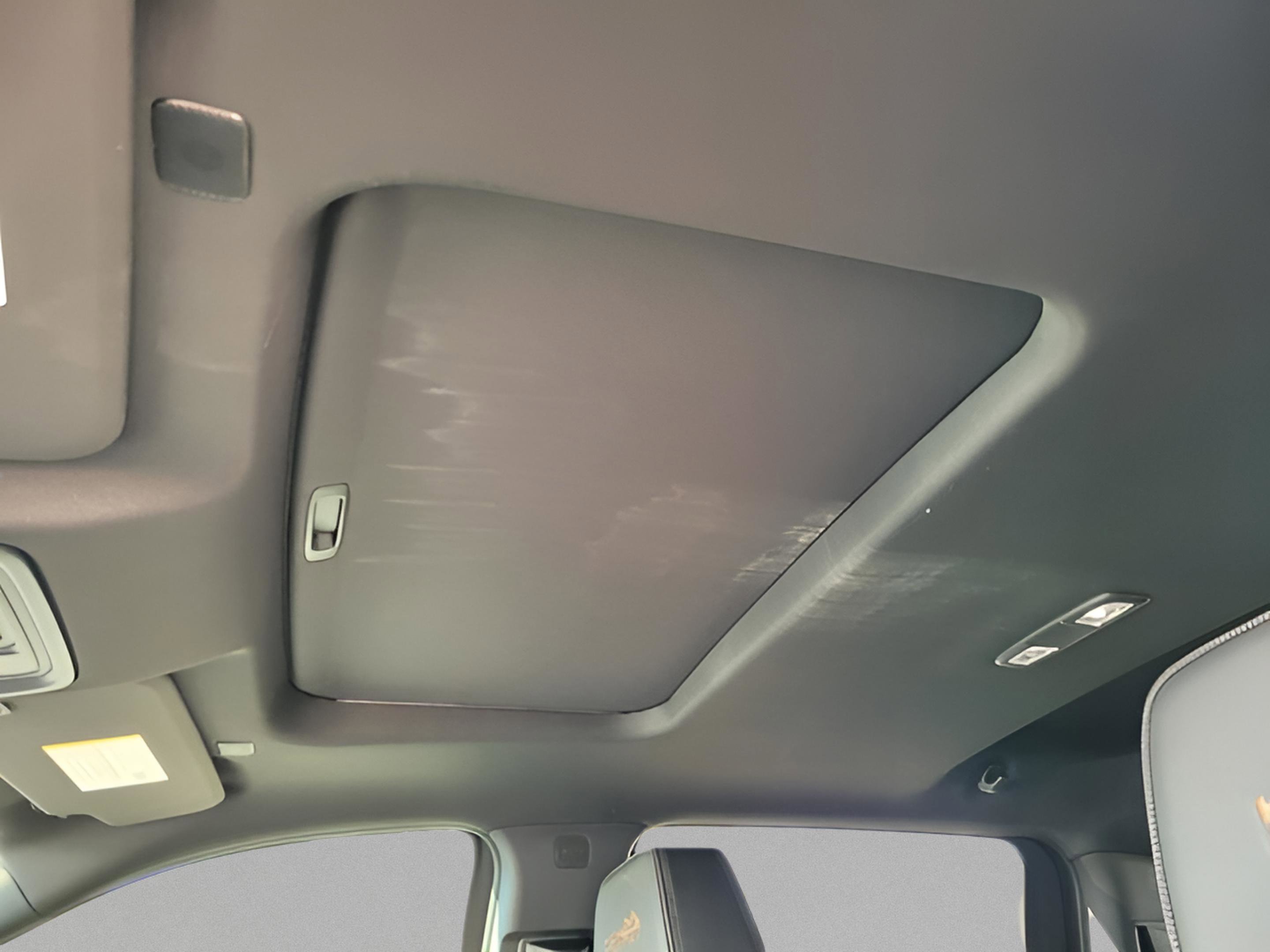 New 2026 Chevrolet Silverado 1500 High Country w/ High Country Premium Package AWD/4WD image 7