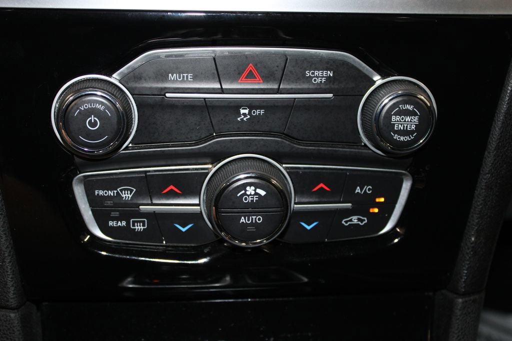 Used 2023 Chrysler 300 Touring AWD/4WD image 41