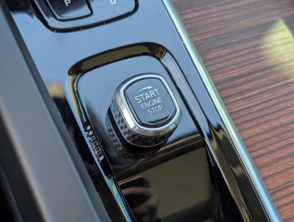 Used 2024 Volvo S60 B5 Ultimate image 15