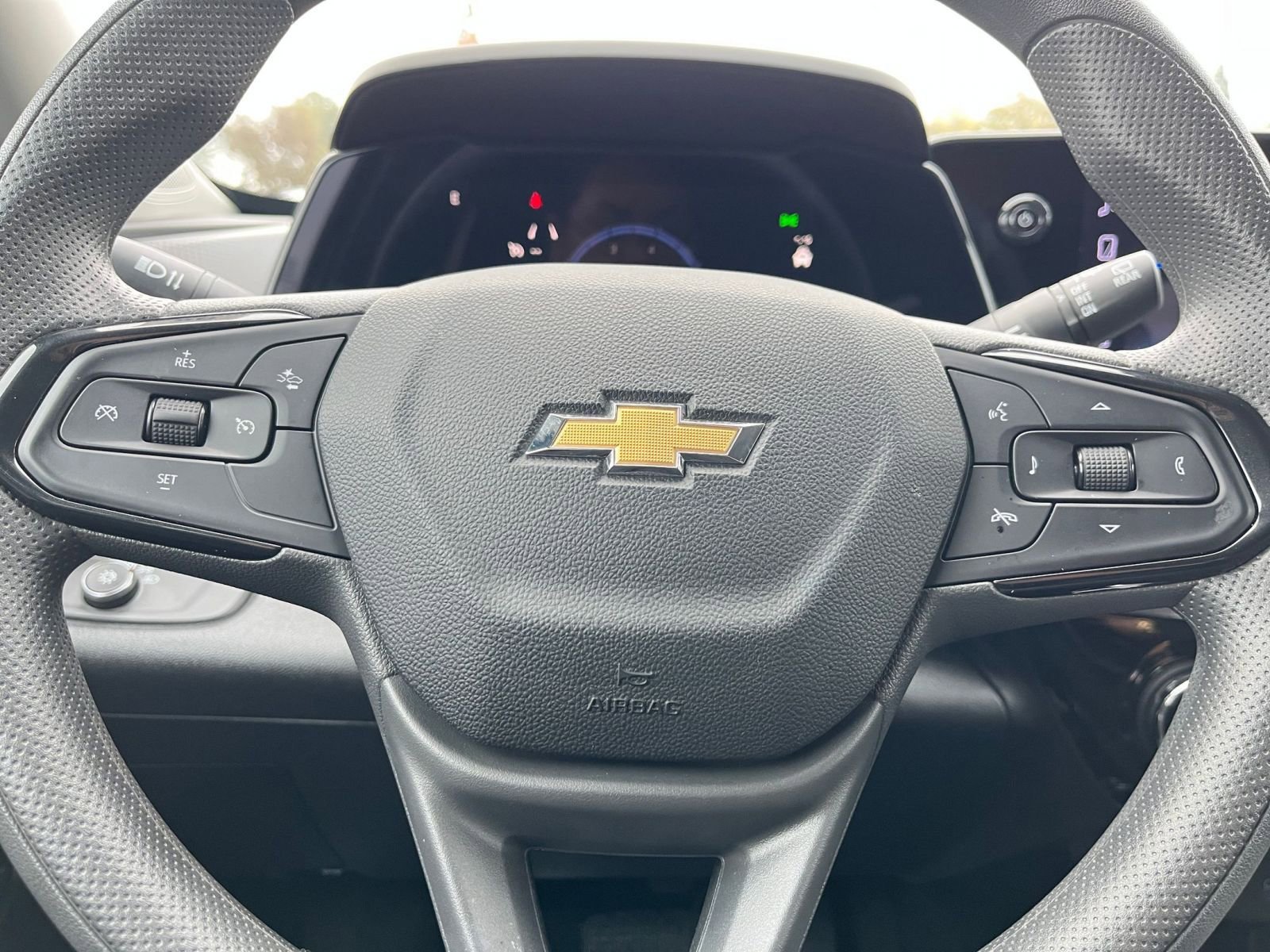 Used 2025 Chevrolet Trax LT image 25