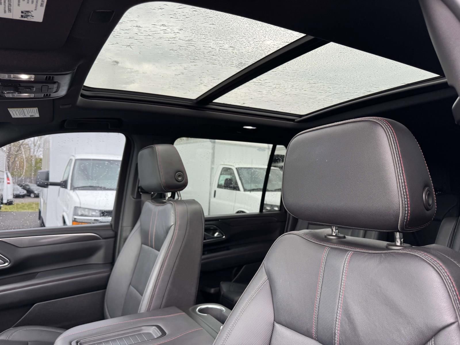 Used 2022 Chevrolet Suburban RST w/ Luxury Package image 24