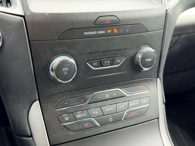 Used 2019 Ford Edge SEL w/ Equipment Group 201A AWD/4WD image 16