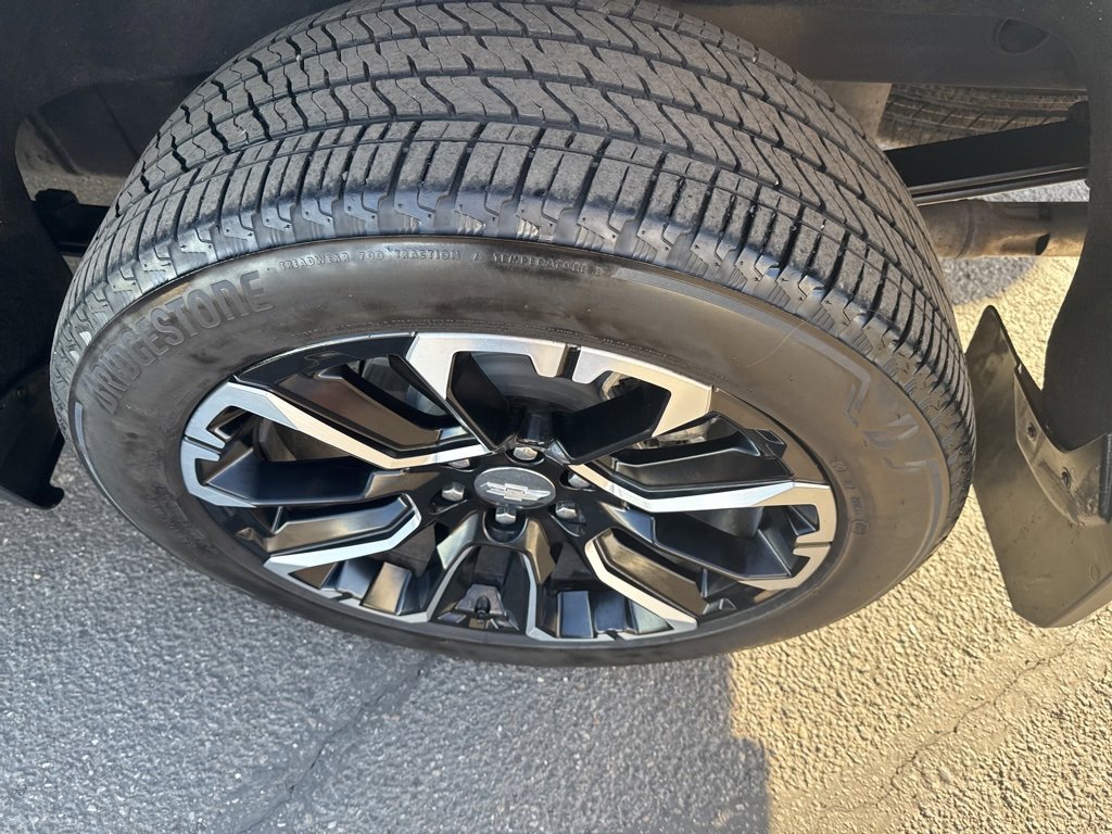 Used 2024 Chevrolet Silverado 1500 High Country w/ Technology Package image 18