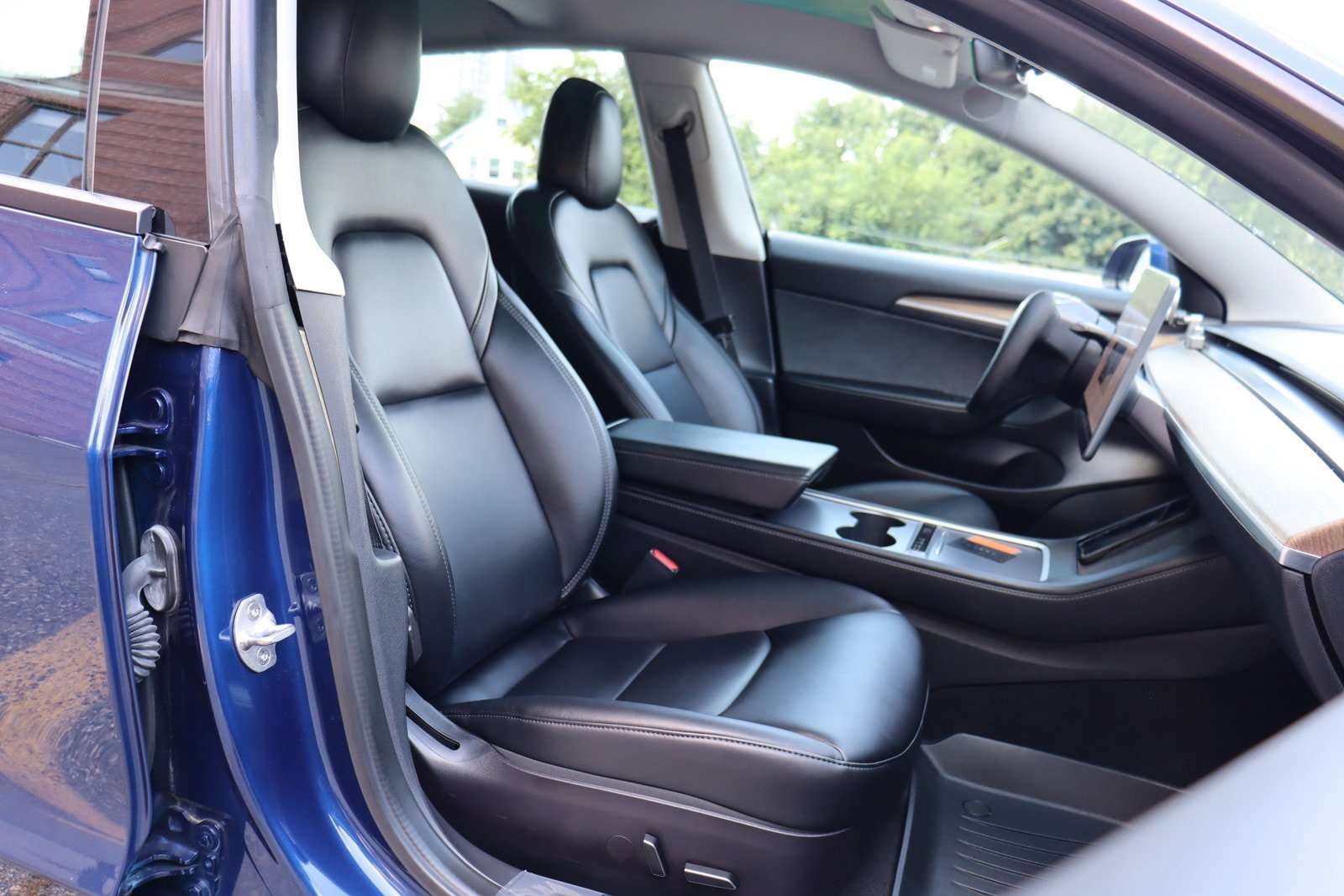 Used 2022 Tesla Model 3 Standard Range RWD image 19