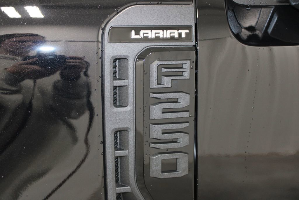 New 2026 Ford F250 Lariat w/ Black Appearance Package image 16
