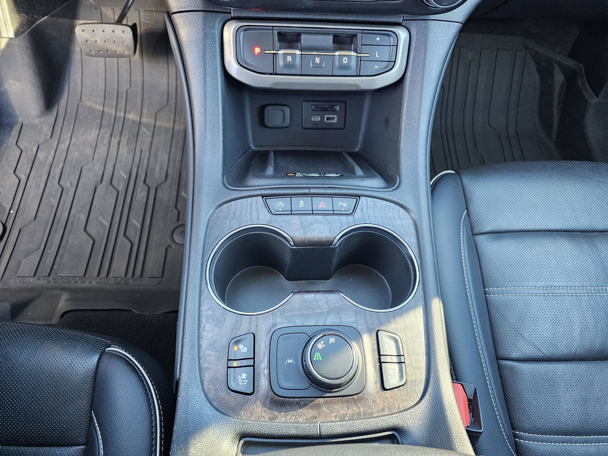 Used 2023 GMC Acadia Denali w/ Denali Technology Package FWD image 27