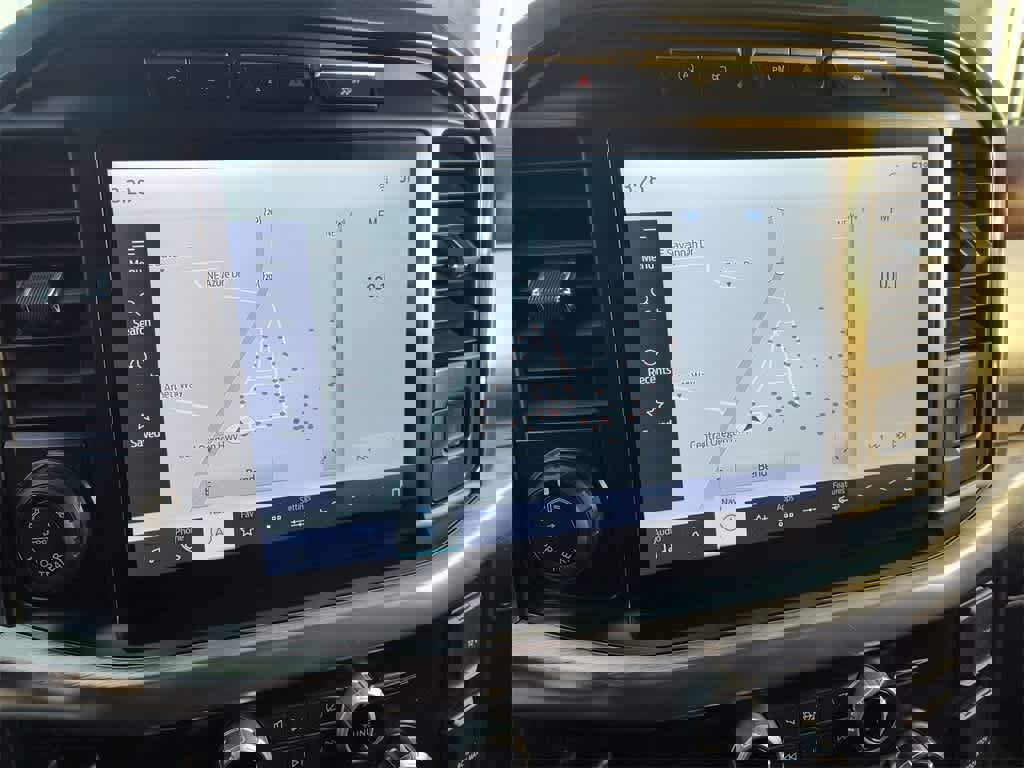 Used 2023 Ford F150 Lariat w/ Equipment Group 502A High image 18