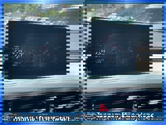 Used 2025 Genesis G70 2.5T image 27