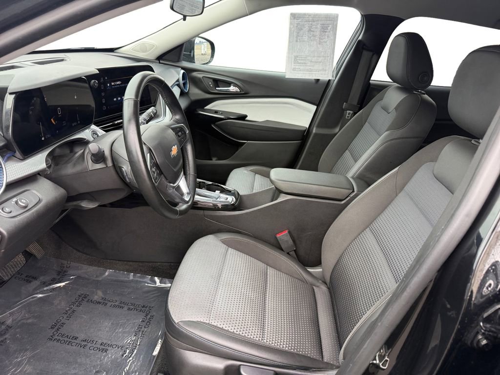 Certified 2024 Chevrolet Trax LT w/ LT Convenience Package image 10