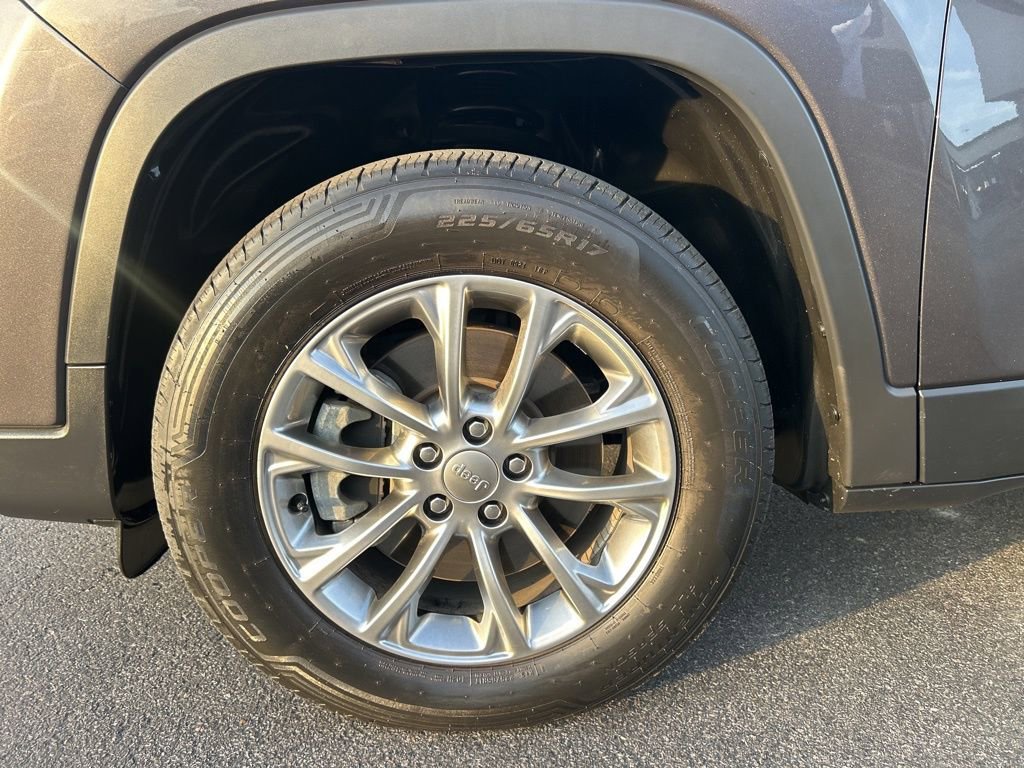 Used 2022 Jeep Cherokee Latitude Lux image 35