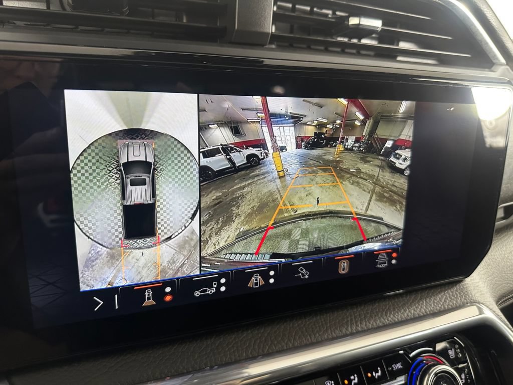 Used 2025 GMC Sierra 3500 Denali w/ Denali Reserve Package AWD/4WD image 19