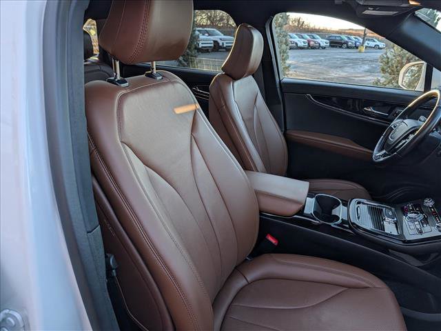Used 2023 Lincoln Nautilus Reserve image 14
