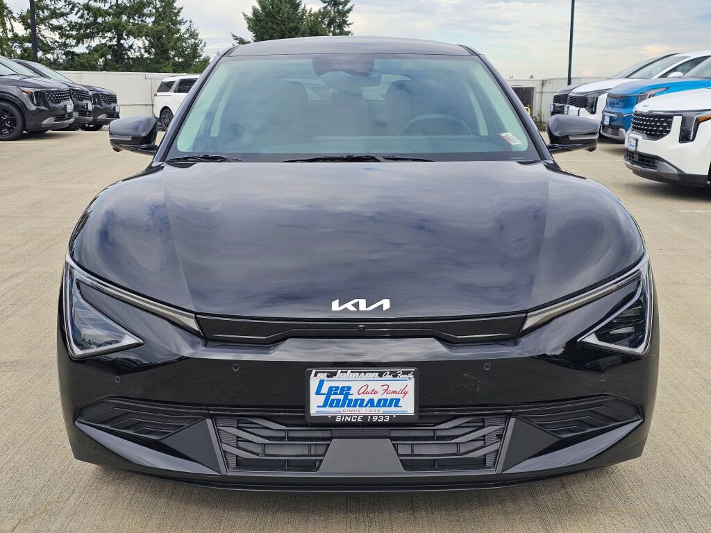 New 2025 Kia EV6 Light w/ Light LR Technology Package image 2