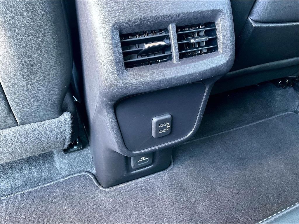 Used 2024 GMC Terrain SLT AWD/4WD image 25