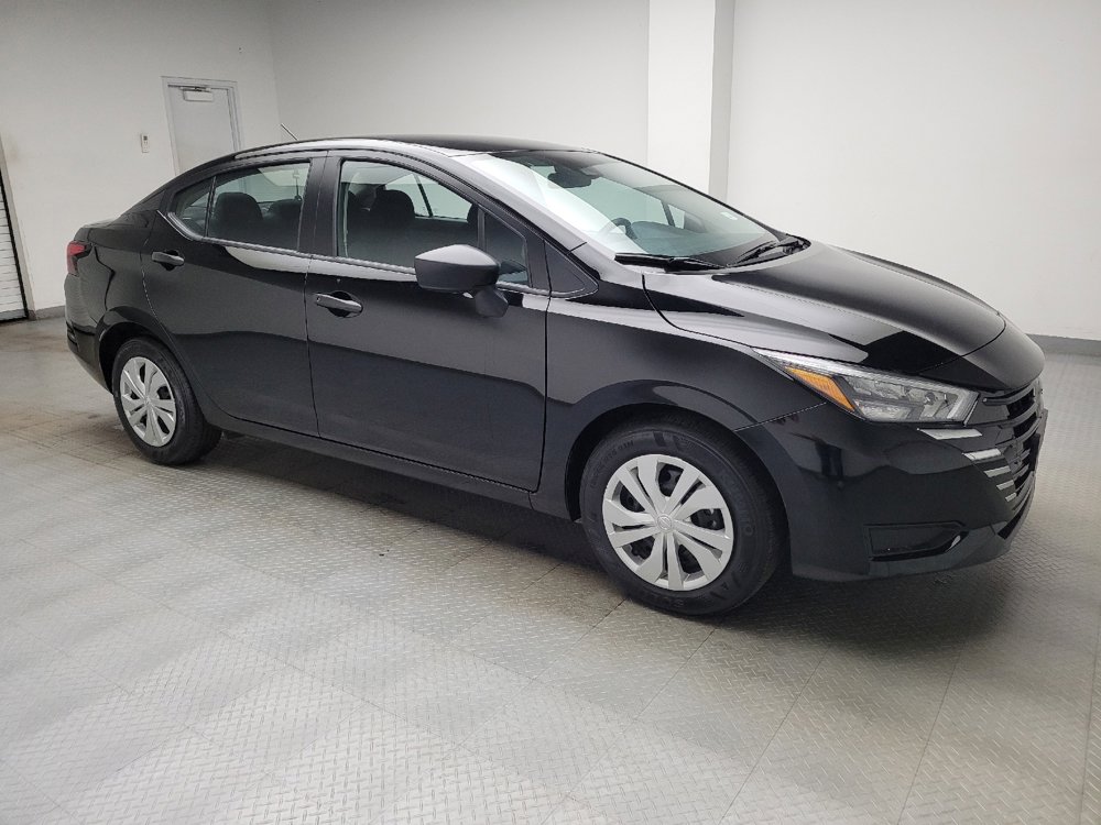 Used 2025 Nissan Versa S FWD image 11