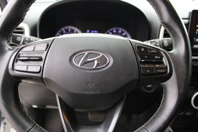 Used 2022 Hyundai Venue Limited image 15
