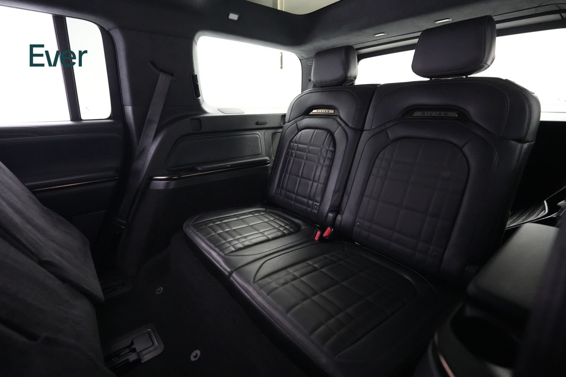 Used 2025 Rivian R1S Premium AWD/4WD image 25